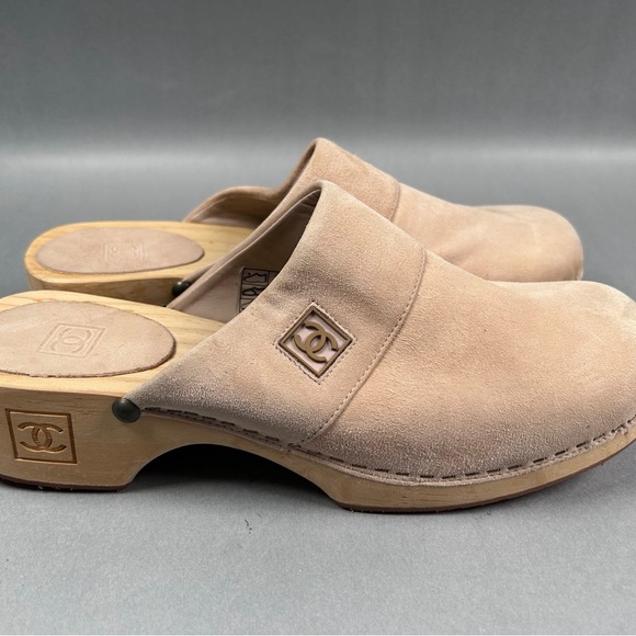 CHANEL Light Beige Suede Clogs LIKE NEW - Picture 2 of 7